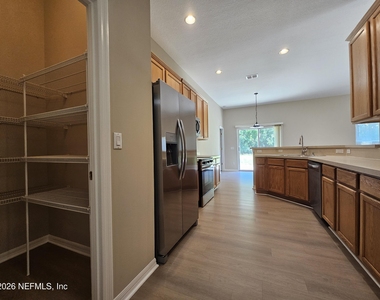 1616 Austin Lane - Photo Thumbnail 9