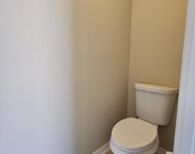 1616 Austin Lane - Photo Thumbnail 15
