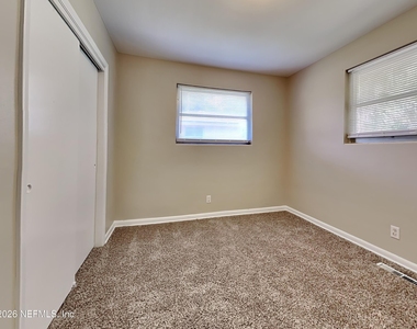 1332 Arlingwood Avenue - Photo Thumbnail 9
