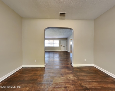 1332 Arlingwood Avenue - Photo Thumbnail 3