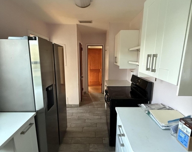 1096 East Coast Drive - Photo Thumbnail 4