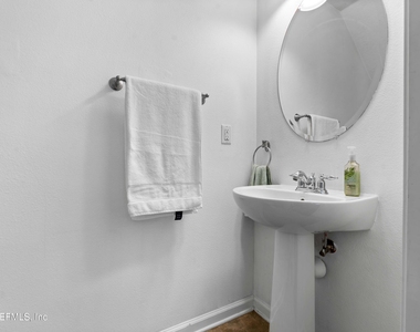 3897 Lionheart Drive - Photo Thumbnail 14