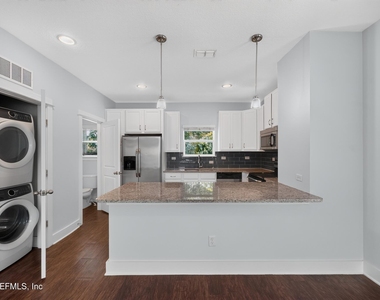 843 3rd Avenue S - Photo Thumbnail 9