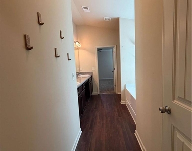 881 Franklin Mill Trace - Photo Thumbnail 22