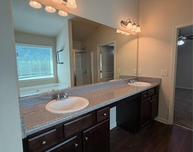 881 Franklin Mill Trace - Photo Thumbnail 18
