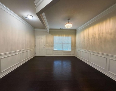 881 Franklin Mill Trace - Photo Thumbnail 2
