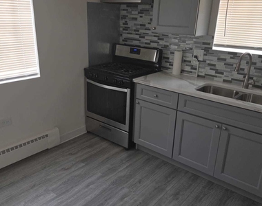 14605 Des Plaines Street - Photo Thumbnail 5