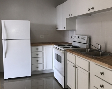 1025 W Hollywood Avenue - Photo Thumbnail 2