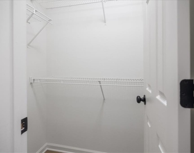 4033 Ravenwood Court - Photo Thumbnail 27