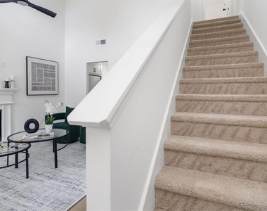 4033 Ravenwood Court - Photo Thumbnail 7