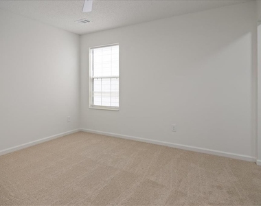 4033 Ravenwood Court - Photo Thumbnail 26