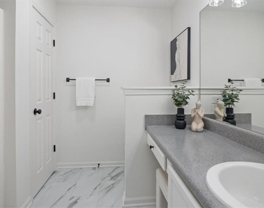 4033 Ravenwood Court - Photo Thumbnail 19