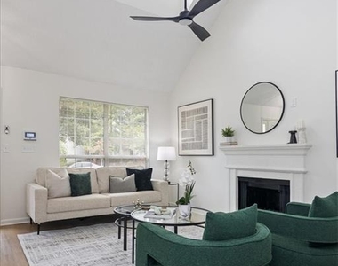 4033 Ravenwood Court - Photo Thumbnail 6