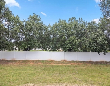 4033 Ravenwood Court - Photo Thumbnail 33