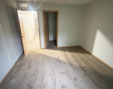 16428 Willow Walk Drive - Photo Thumbnail 5