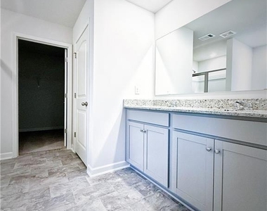 325 Belmont Drive - Photo Thumbnail 14