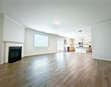 325 Belmont Drive - Photo Thumbnail 7