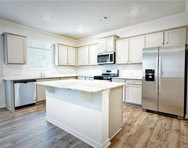 325 Belmont Drive - Photo Thumbnail 5