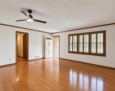 5198 Two Branches Court Sw - Photo Thumbnail 4