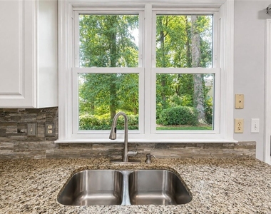 535 Arncliffe Court - Photo Thumbnail 5