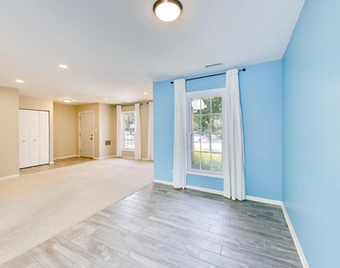 106 Regency Drive - Photo Thumbnail 9