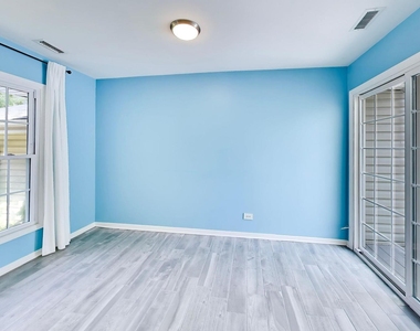 106 Regency Drive - Photo Thumbnail 8