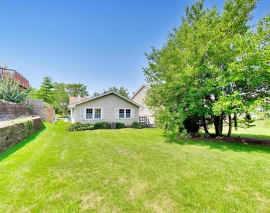 106 Regency Drive - Photo Thumbnail 21