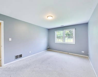 106 Regency Drive - Photo Thumbnail 12