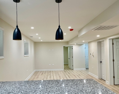 4845 N Kostner Avenue - Photo Thumbnail 4