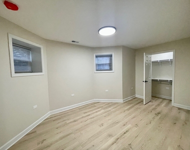 4845 N Kostner Avenue - Photo Thumbnail 24