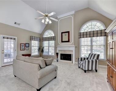 355 Laurel Oak Drive - Photo Thumbnail 13