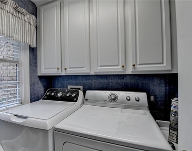 355 Laurel Oak Drive - Photo Thumbnail 24