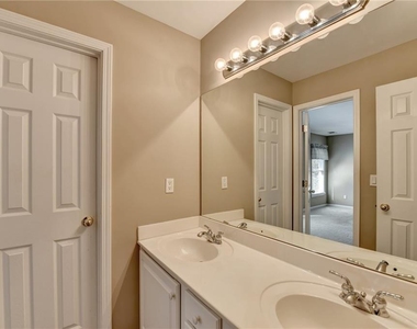 355 Laurel Oak Drive - Photo Thumbnail 31