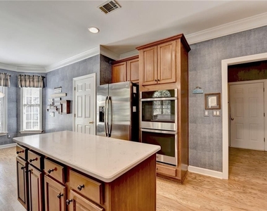 355 Laurel Oak Drive - Photo Thumbnail 11