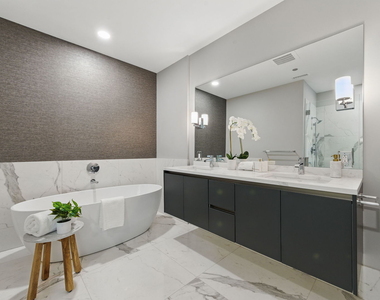 146 W Erie Street - Photo Thumbnail 10