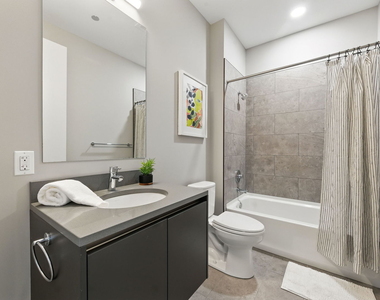 146 W Erie Street - Photo Thumbnail 15