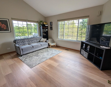 2270 Twilight Drive - Photo Thumbnail 3