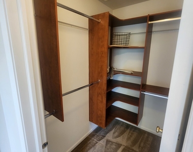 830 Summit Creek Drive - Photo Thumbnail 9