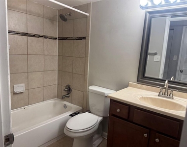 2207 Surrey Court Se - Photo Thumbnail 23