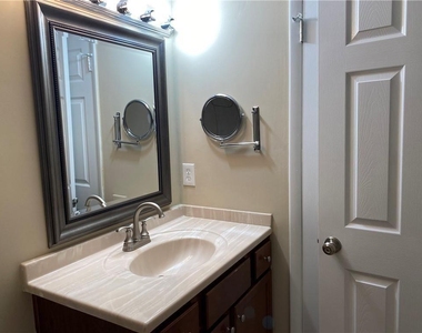 2207 Surrey Court Se - Photo Thumbnail 17