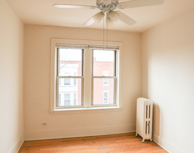 1100 W Roscoe Street - Photo Thumbnail 6
