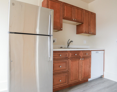 1100 W Roscoe Street - Photo Thumbnail 1