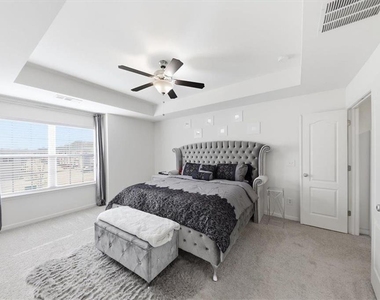 5527 Radford Loop - Photo Thumbnail 15
