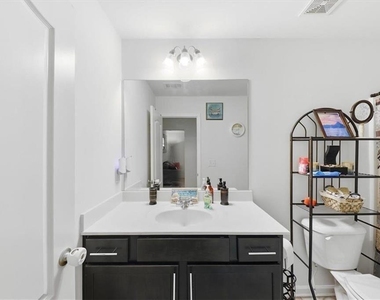 5527 Radford Loop - Photo Thumbnail 17