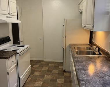 39 Sutton Court - Photo Thumbnail 3