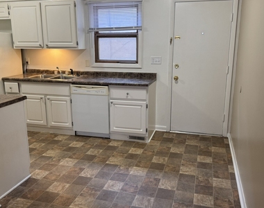 39 Sutton Court - Photo Thumbnail 4