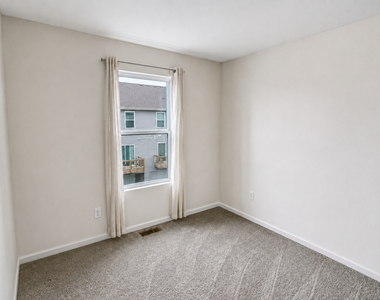 2241 Sassafras Way - Photo Thumbnail 10