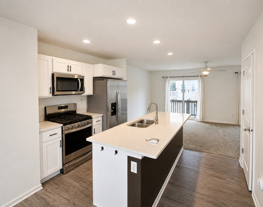 2241 Sassafras Way - Photo Thumbnail 5