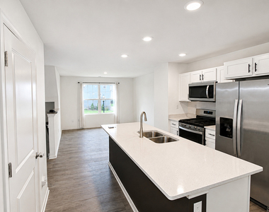 2241 Sassafras Way - Photo Thumbnail 4