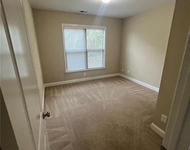 524 Tyne Drive - Photo Thumbnail 10